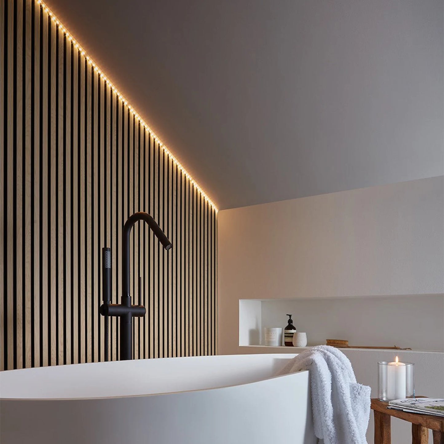 SlatWall Waterproof Natural Oak and Black